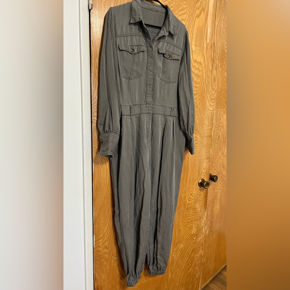 Elegant Gray Women's jumpsuit